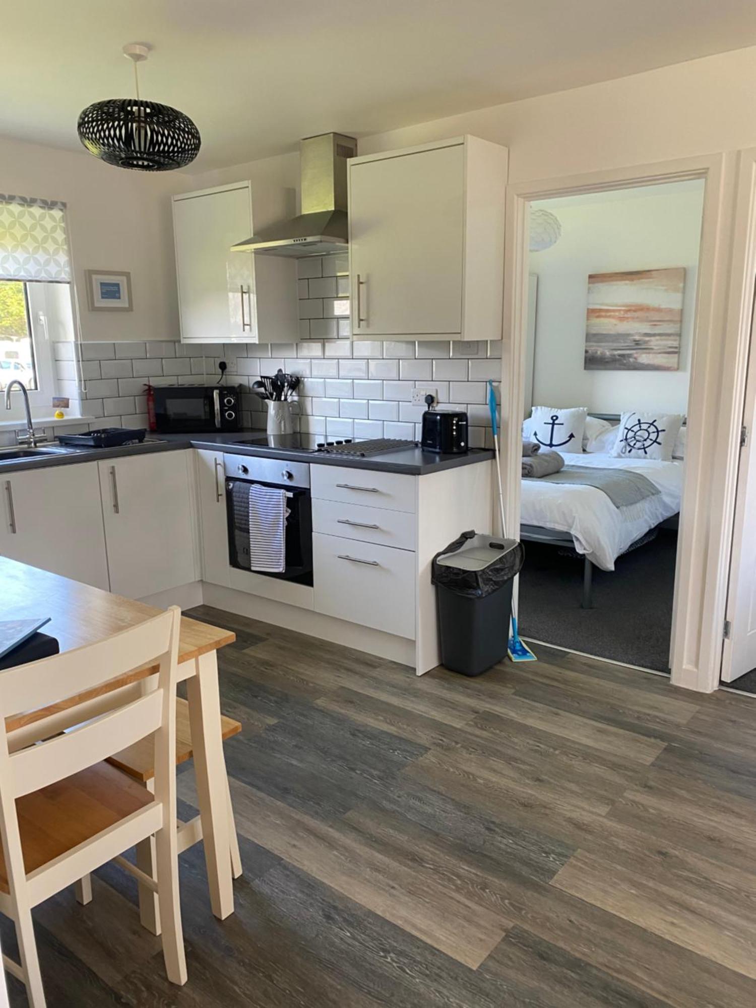 44 Gower Holiday Village Ty Gwyr Cosy 2 Bedroom Chalet 斯旺西 外观 照片