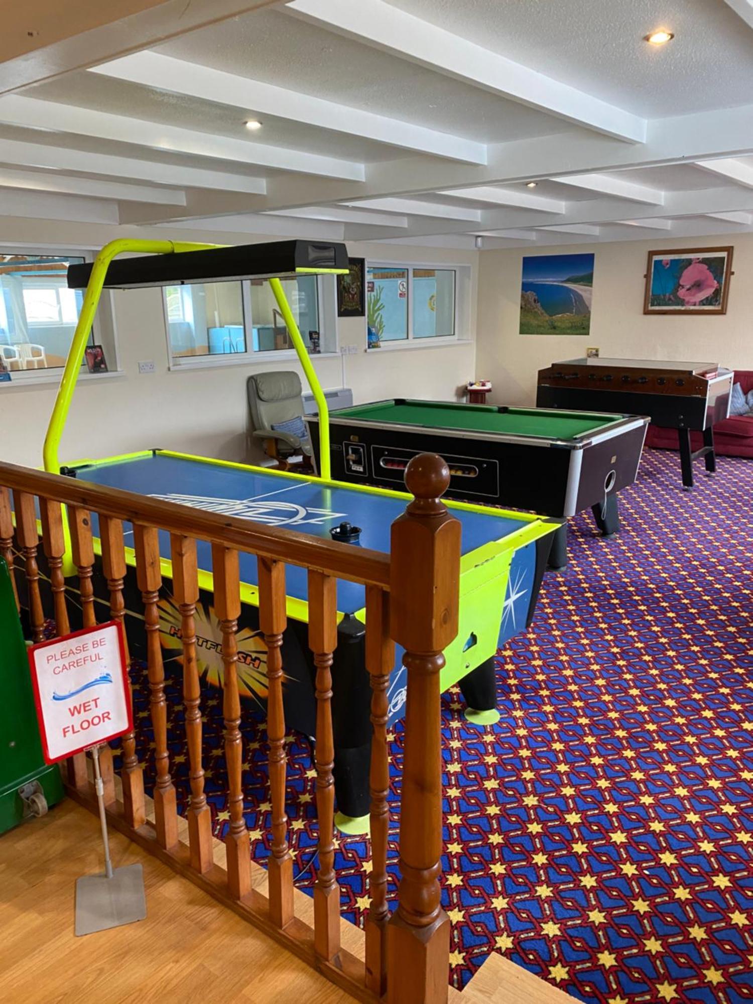 44 Gower Holiday Village Ty Gwyr Cosy 2 Bedroom Chalet 斯旺西 外观 照片